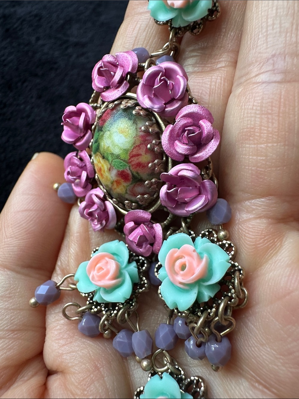 Vintage Floral Chandelier Earrings Rose Cameo Beaded Statement Gold Tone - Picture 8 of 9